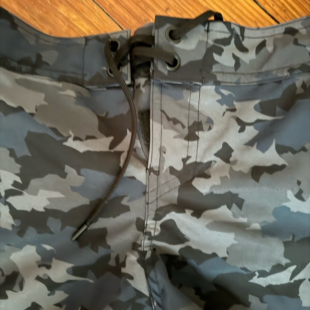 Humankind Board Shorts - Picture 3 of 4